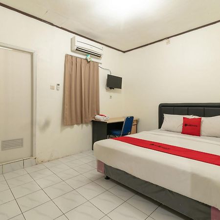 Reddoorz Near Pondok Indah Water Park Dżakarta Zewnętrze zdjęcie