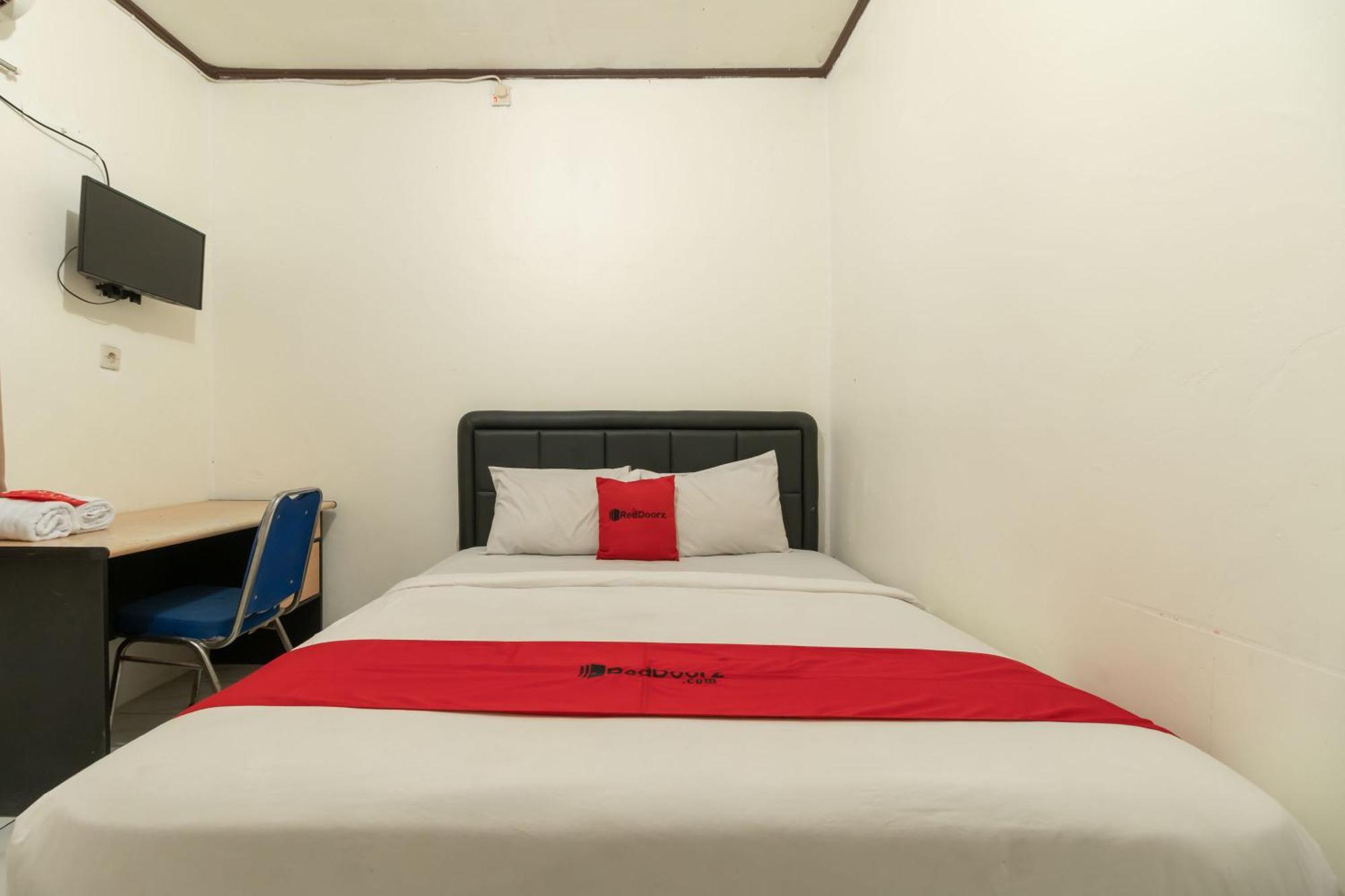 Reddoorz Near Pondok Indah Water Park Dżakarta Zewnętrze zdjęcie