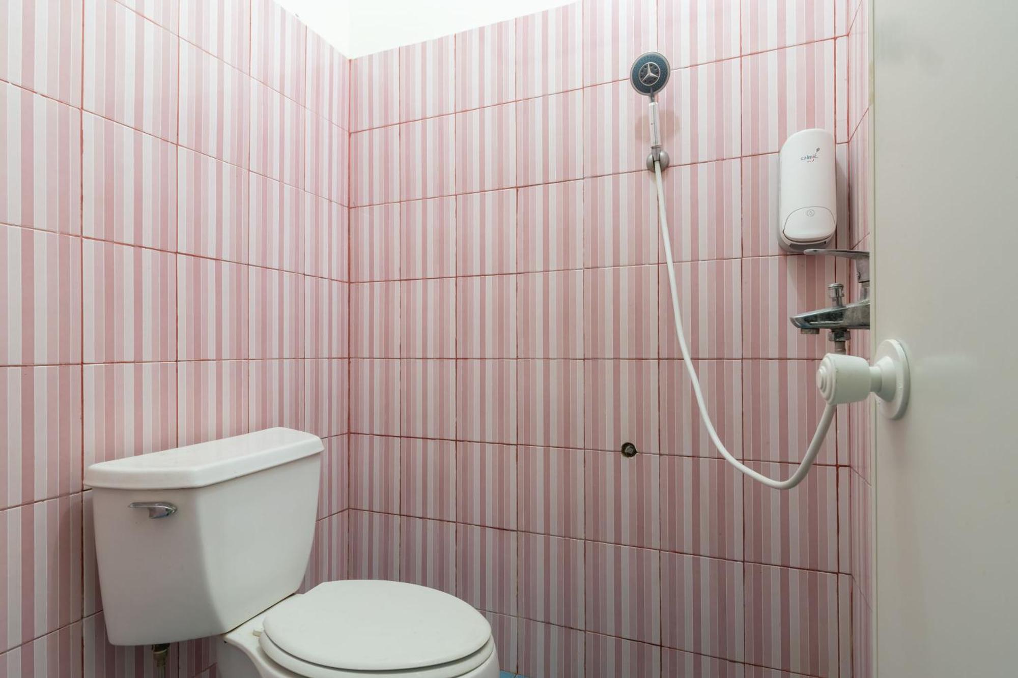 Reddoorz Near Pondok Indah Water Park Dżakarta Zewnętrze zdjęcie