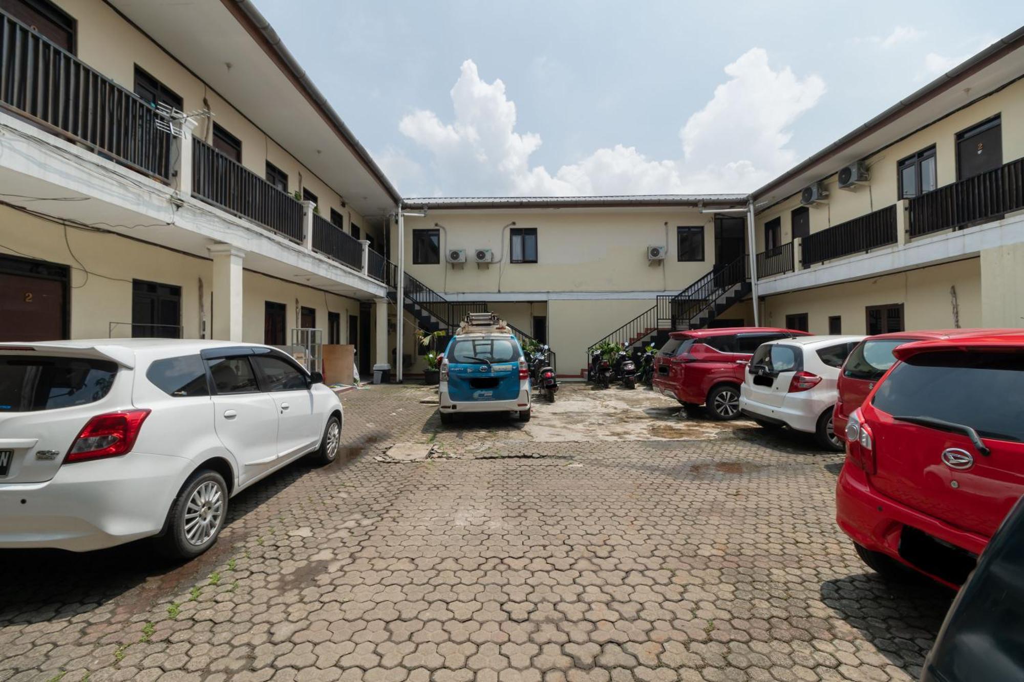 Reddoorz Near Pondok Indah Water Park Dżakarta Zewnętrze zdjęcie